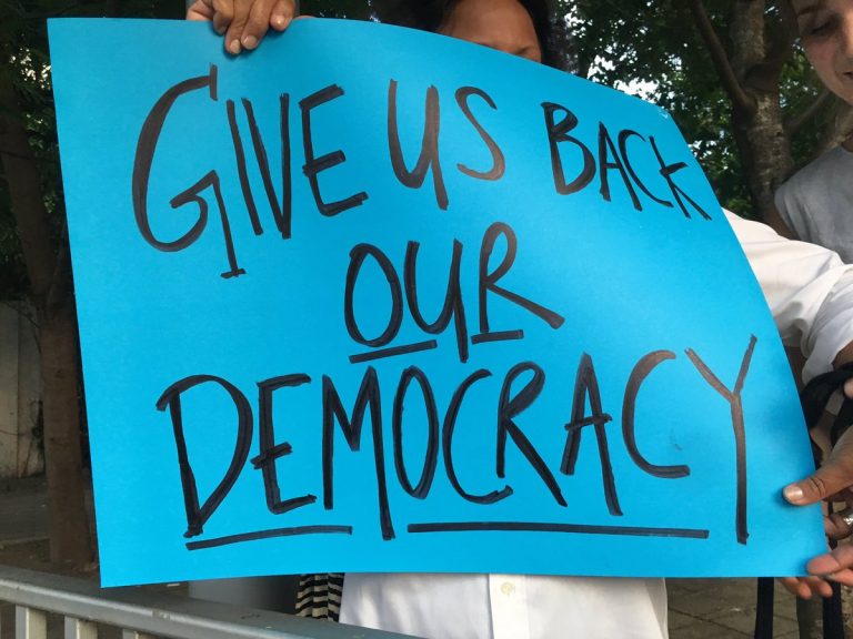 Sri Lanka court denies Rajapakse authority to act as PM
