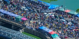 LEAVE! Trade Unions march to Galle Face demanding President step down